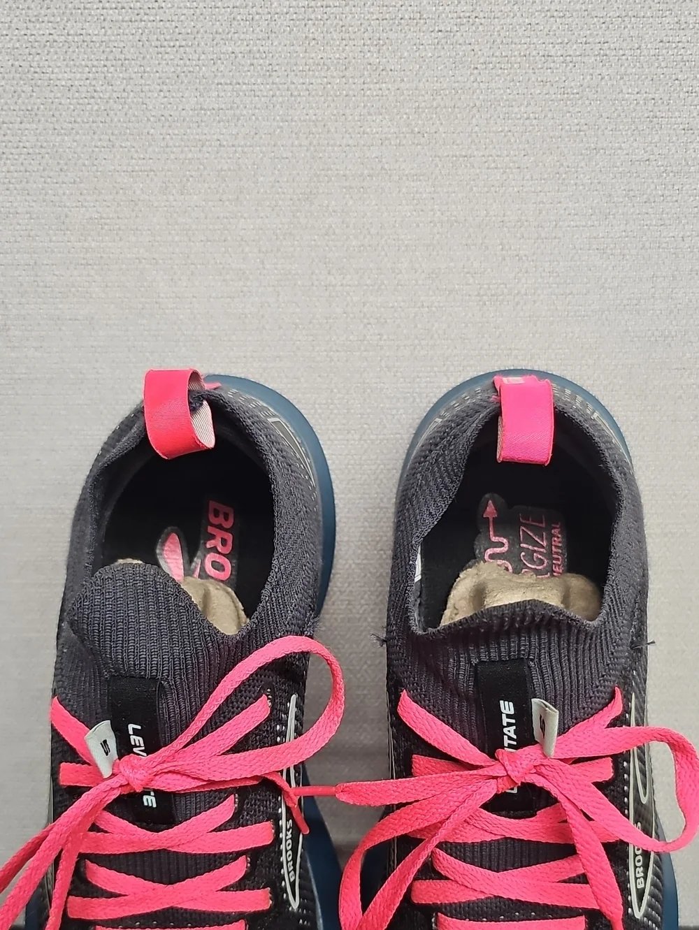 BROOKS LEVITATE 5 STEALTH FIT WOMENS SNEAKERS BFPM-06-070 - Picture 4 of 11